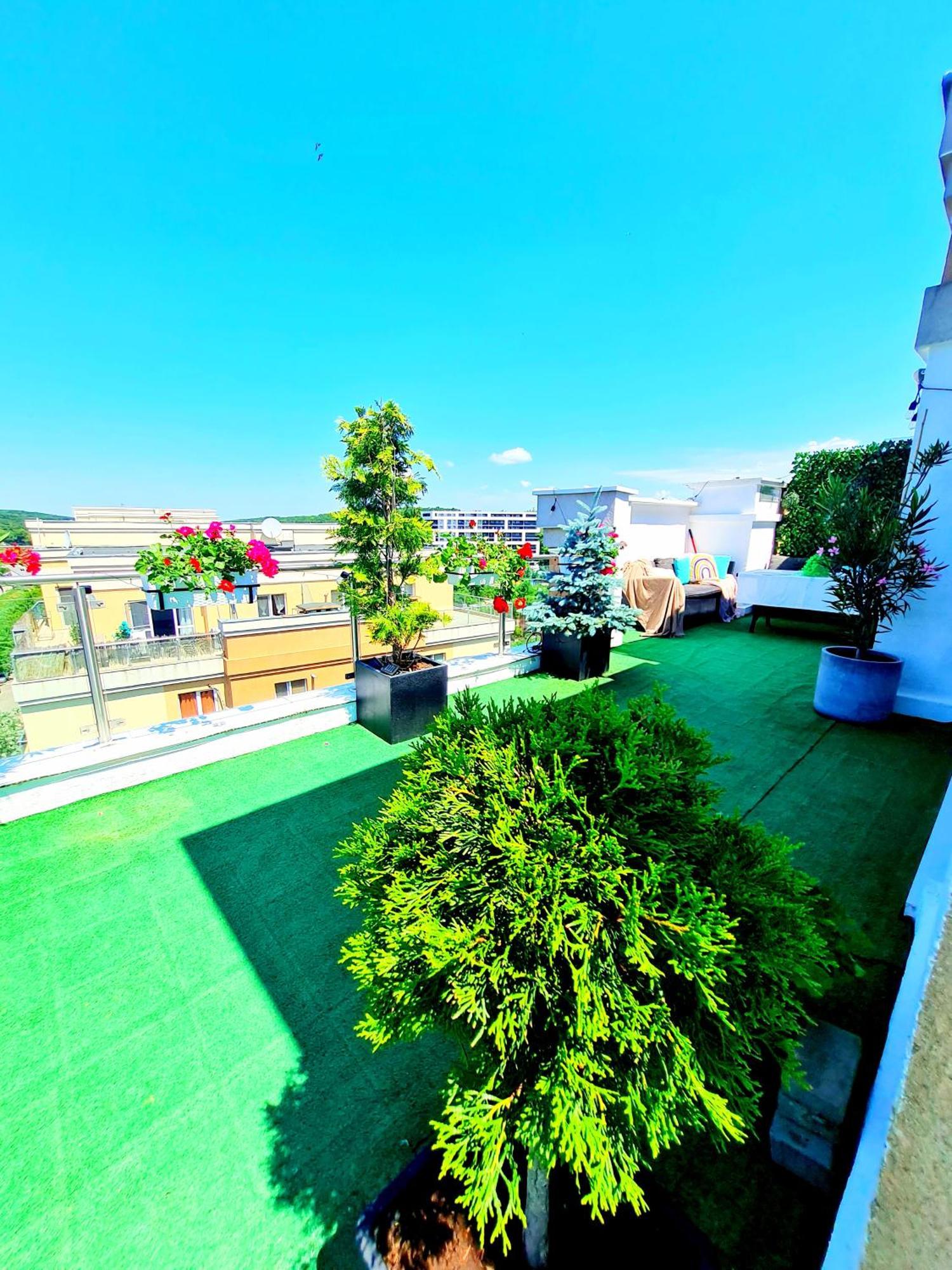 Appartamento Penthouse View Aeroport Iasi Esterno foto
